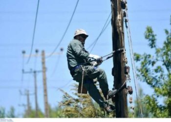 Ταυτοποιήθηκε ο άνδρας που επιτέθηκε σε υπαλλήλους του ΔΕΔΔΗΕ στην Αιγιαλεία