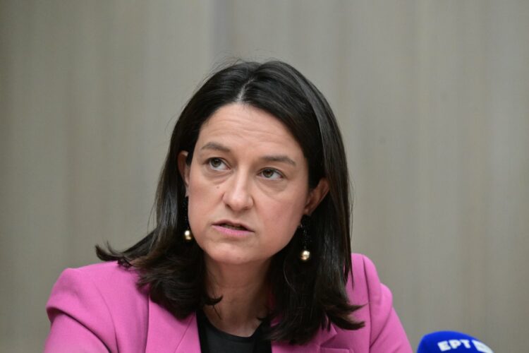 Κεραμέως: Μέχρι το 2027 ο κατώτατος μισθός θα φτάσει τα €950