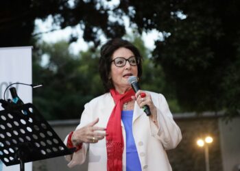 Νανά Μούσχουρη: «Νομίζω πως έχω κάνει αρκετά» – Ετοιμάζεται να εγκαταλείψει τη μουσική