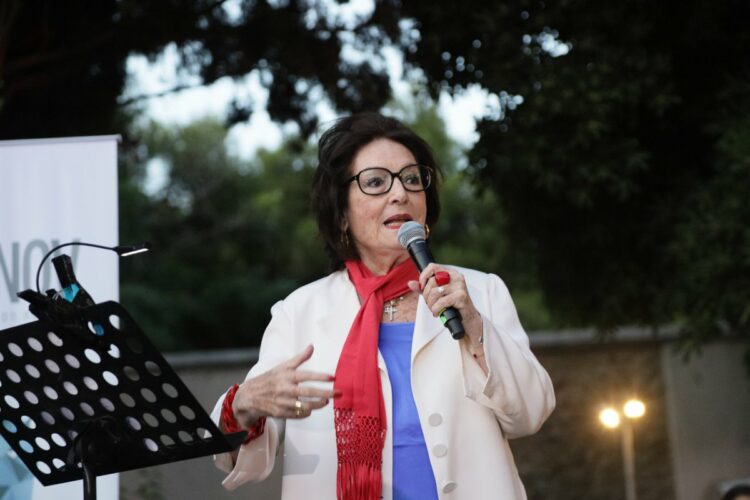 Νανά Μούσχουρη: «Νομίζω πως έχω κάνει αρκετά» – Ετοιμάζεται να εγκαταλείψει τη μουσική