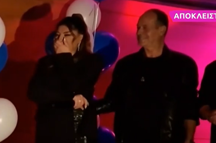 Έλενα Παπαρίζου