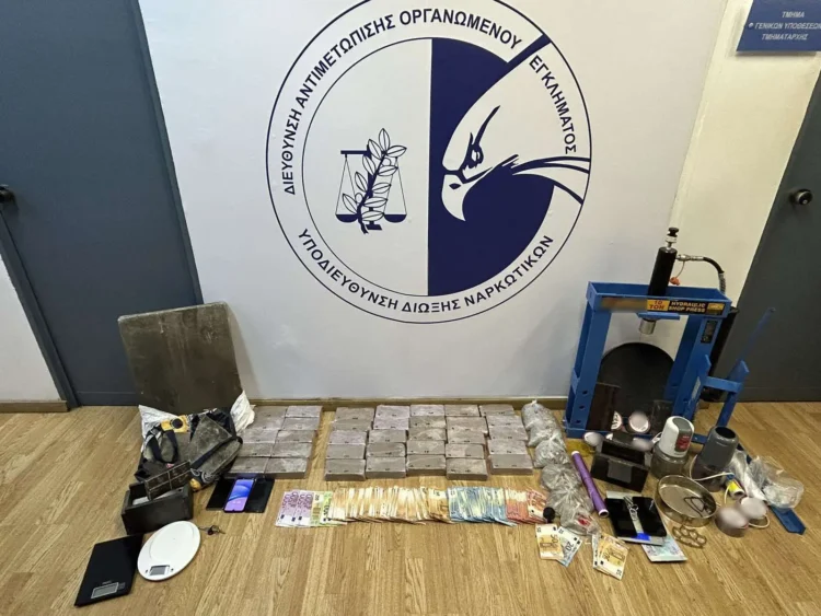 «Ξεσκεπάστηκε» δίκτυο διακίνησης ηρωίνης στη Δυτική Αττική – Συλλήψεις μελών του κυκλώματος (photo – video)