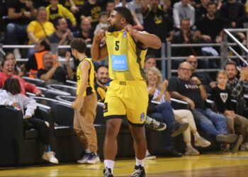 Τρομερός Ντε Τζούλιους και τρίτη σερί νίκη για τον Άρη