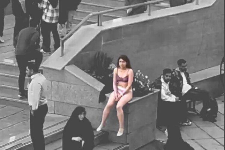 Ιράν φοιτήτρια