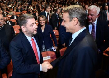 Συνάντηση Μητσοτάκη-Ανδρουλάκη των… Φώτων και ο Νέρωνας