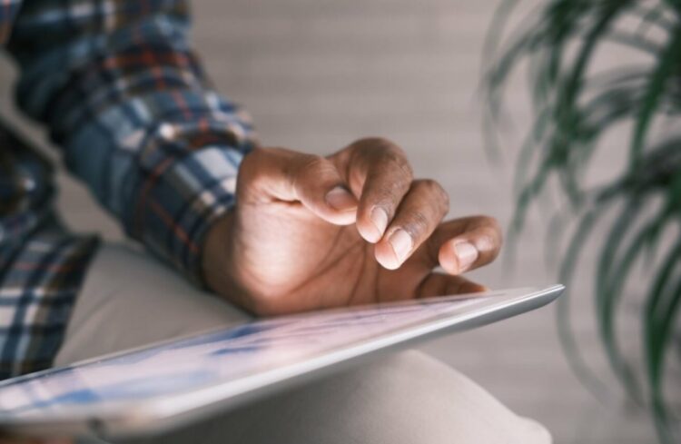 Έκτακτο επίδομα Χριστουγέννων: Ποιοι δικαιούχοι θα λάβουν από 100 έως 200 ευρώ