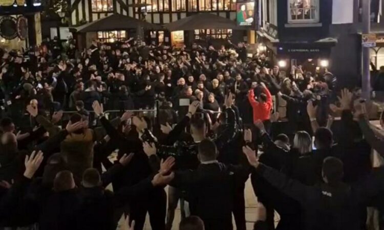 Στους δρόμους του Μάντσεστερ οι φίλοι του ΠΑΟΚ (vid)