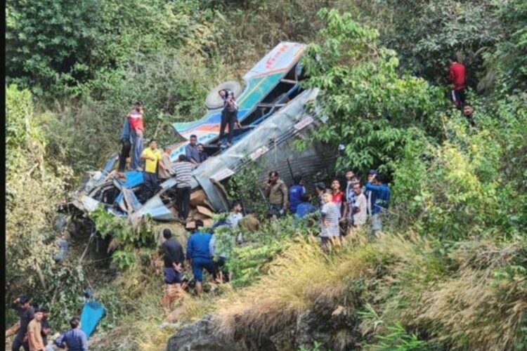 Τραγωδία στην Iνδία: Λεωφορείο έπεσε σε φαράγγι – Τουλάχιστον 36 νεκροί και αρκετοί τραυματίες