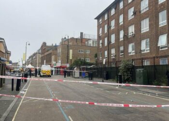 Λονδίνο: Ένας νεκρός και δύο τραυματίες έπειτα από επίθεση με μαχαίρι σε αγορά