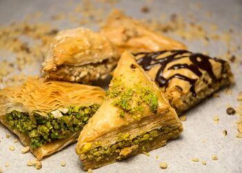 Εορτολόγιο: Ποιοι γιορτάζουν σήμερα 6 Νοεμβρίου