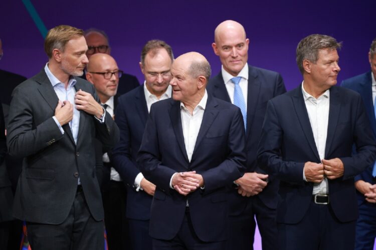 Κρίση στη Γερμανία: Η χώρα οδεύει προς πρόωρες εκλογές – Πολιτική αβεβαιότητα μετά τη διάλυση της κυβέρνησης συνεργασίας