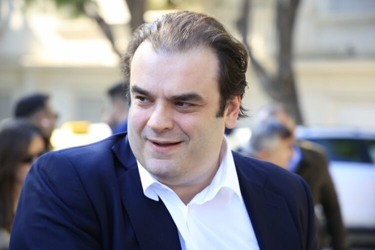 Πιερρακάκης: Περίπου 300.000 οι επικείμενες διαγραφές αιώνιων φοιτητών