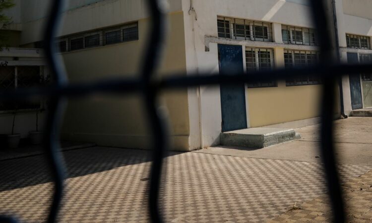 ΕΔΕ για τον εγκλωβισμό 12χρονου σε φρεάτιο από συμμαθητές του στη Νέα Ιωνία