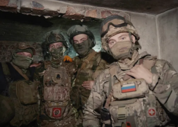 Ρωσία – NYT: Η Μόσχα συγκέντρωσε 50.000 στρατιώτες – μεταξύ τους και Βορειοκορεάτες – για να αντεπιτεθεί στο Κουρσκ