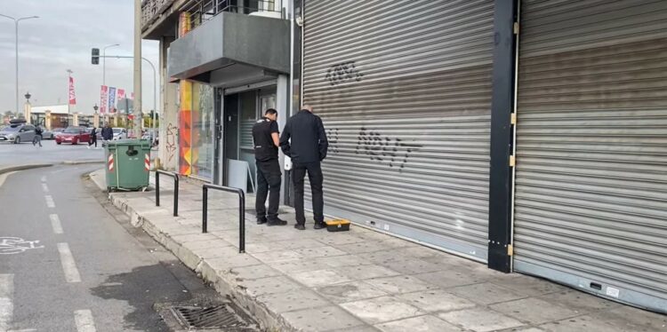 Θεσσαλονίκη: Σφραγίστηκε κλαμπ που σέρβιρε αλκοόλ σε ανήλικους – Τρεις έφηβοι κατέληξαν στο νοσοκομείο (Video)