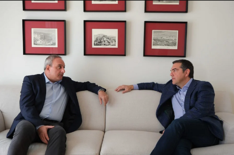 Συνάντηση Τσίπρα με τον ΓΓ του ΑΚΕΛ: Ανάγκη να ανοίξει ξανά ο διάλογος για το Κυπριακό