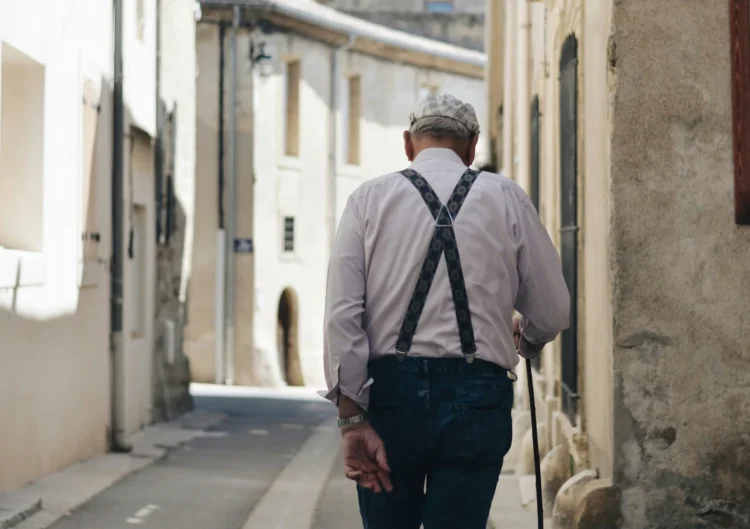 Ποιοι συνταξιούχοι δικαιούνται το επίδομα 250 ευρώ
