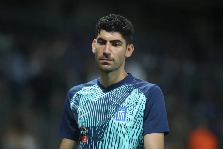 Έβγαλε τα αθλητικά και φόρεσε τα… γαμπριάτικα ο Μπουχαλάκης! (photo)