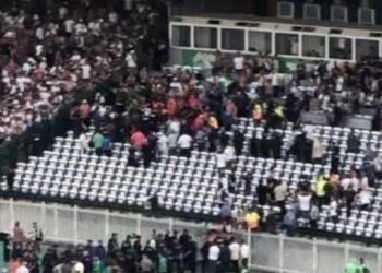 Κατέρρευσε κιγκλίδωμα σε αγώνα: Τρεις νεκροί και τουλάχιστον 70 τραυματίες!