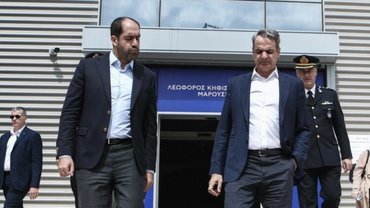 Η θετική ατζέντα της κυβέρνησης και φήμες για παραίτηση του Κεφαλογιάννη