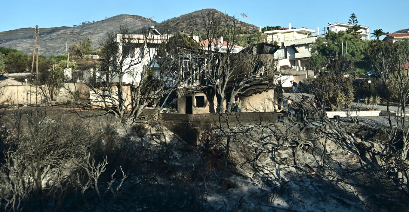 Φωτιά στην Παλαιά Φώκαια