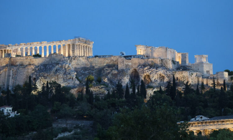 Αυγουστιάτικη πανσέληνος στο Μουσείο Ακρόπολης έως τα μεσάνυχτα