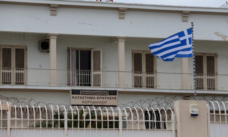 Έφοδος της ΕΛΑΣ στις φυλακές Κορυδαλλού – Εντοπίστηκαν ναρκωτικά και κινητό τηλέφωνο