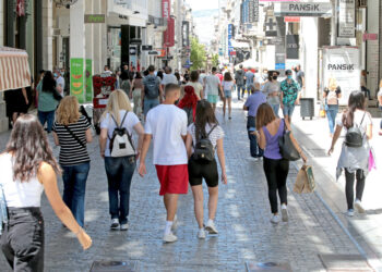 Θερινές εκπτώσεις 2025: Πότε ξεκινούν