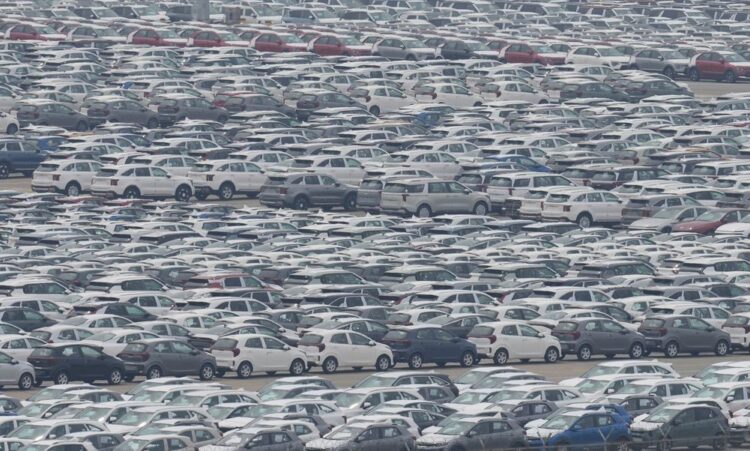 Λιμάνι της Αμβέρσας: Μετατρέπεται σε γιγάντιο πάρκινγκ αυτοκινήτων λόγω δασμών