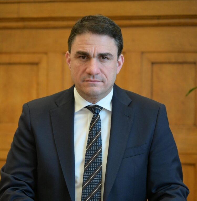 Ολομέτωπη επίθεση Τσουκαλά κατά ΝΔ για ΟΠΕΚΕΠΕ και μεταναστευτικό