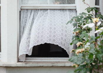 Καλοκαίρι με καύσωνα: Γιατί το κλειστό παράθυρο είναι καλύτερο από το ανοιχτό