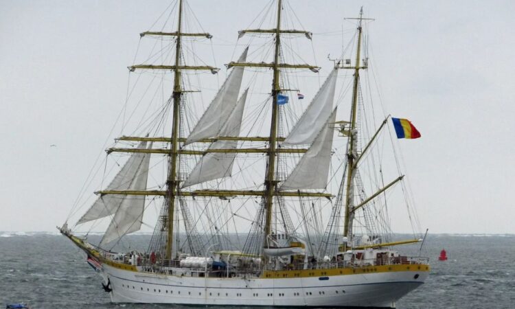 Θεσσαλονίκη: Στο λιμάνι έδεσε το ιστορικό ιστιοφόρο της Ρουμανίας «Mircea»