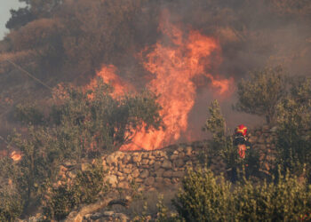 Πορτοκαλί συναγερμός για φωτιές την Τετάρτη