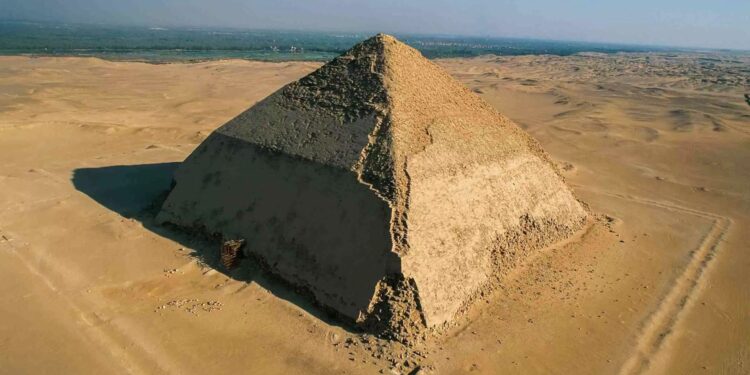 Αίγυπτος Ντασούρ Πυραμίδα