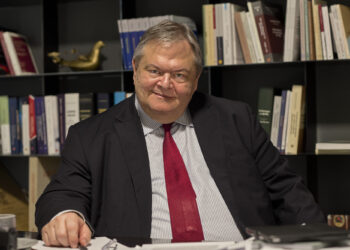 Δεύτερη παρέμβαση Βενιζέλου: «Πρόκειται για “επιτελικά” οργανωμένη καταστρατήγηση του άρθρου 70 Α του Κανονισμού της Βουλής και ευθεία προσβολή του θεσμικού ρόλου του βουλευτή»