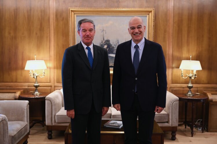 Συνάντηση Νίκου Δένδια με τον πρέσβη του Βελγίου Marc Calcoen