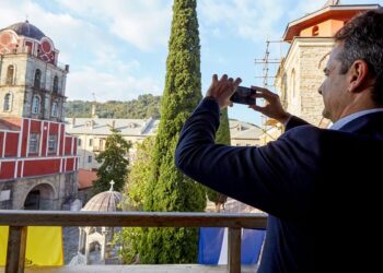 Προεκλογικό προσκύνημα στο Άγιο Όρος