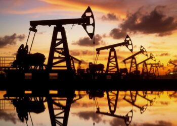 Άνοδος στο πετρέλαιο μετά τις απειλές Τραμπ για κυρώσεις: Στα ύψη οι τιμές εν μέσω γεωπολιτικής έντασης