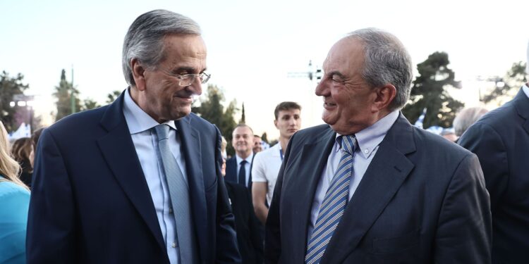 Η σιωπή του Καραμανλή και οι δεύτερες σκέψεις του Σαμαρά