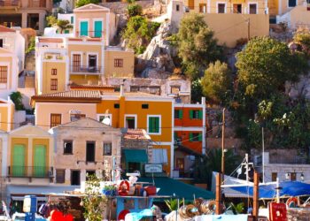 Σύμη - Υπερτουρισμός - Υπερτουρισμό