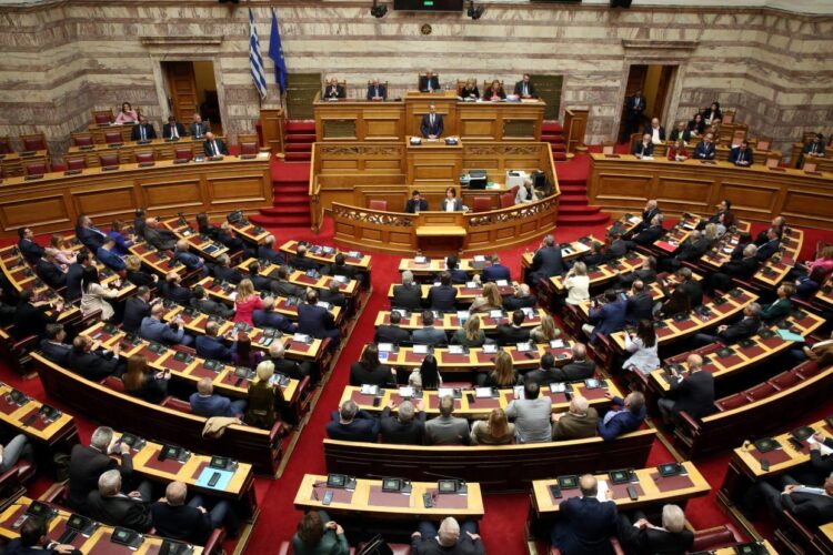 Βουλή: Απορρίφθηκε το αίτημα του ΠΑΣΟΚ για αναβολή της ψηφοφορίας
