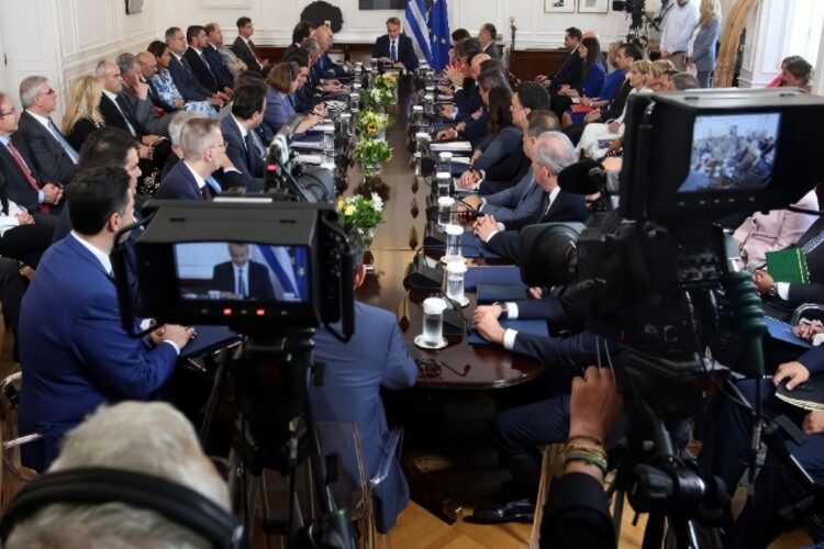 ΠΑΡΑΣΚΗΝΙΑΚΟ - Υπουργικό Συμβούλιο - Κυβέρνηση