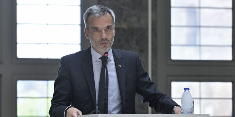 Τα 30 εκατομμύρια ευρώ, οι τρεις φιγούρες από το παρελθόν και ο Κωστάκης ο Ζέρβας