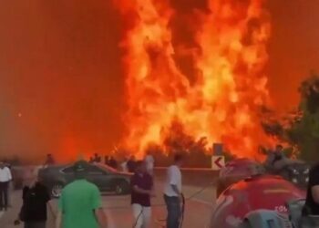 Φλέγεται η Τουρκία