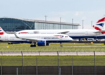 Βρετανία: Άρχισαν ξανά οι πτήσεις – Τεχνικό πρόβλημα είχε καθηλώσει για ώρα τα αεροπλάνα σε Λονδίνο, Εδιμβούργο και Μπέρμιγχαμ