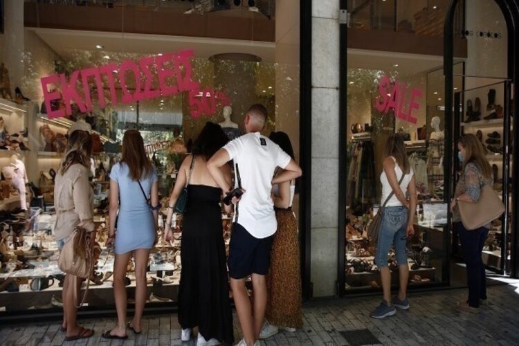 Πρεμιέρα για τις θερινές εκπτώσεις – Πώς να εντοπίσετε τις προσφορές