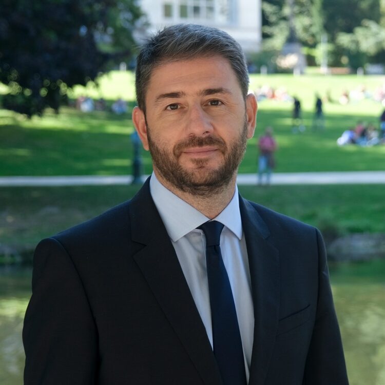 «Απόβαση» Ανδρουλάκη στην Κρήτη για μεταναστευτικό και ΟΠΕΚΕΠΕ