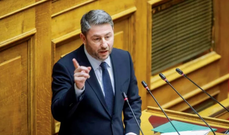 Ανδρουλάκης κατά Μητσοτάκη: «Θα ξεσκεπάσουμε τη γαλάζια συμμορία»