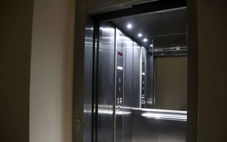 Ανελκυστήρες - Ασανσέρ