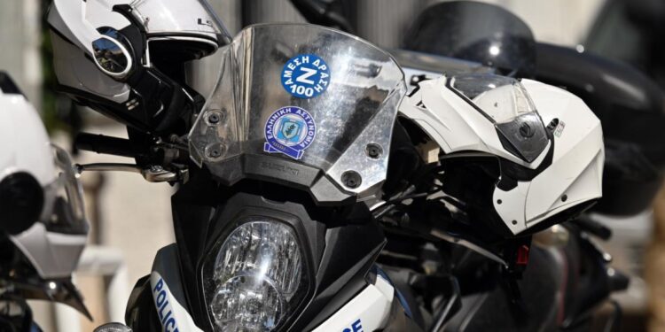 Έφοδος των Εσωτερικών Υποθέσεων: Συλλήψεις για ναρκωτικά, εμπλέκεται και αξιωματικός